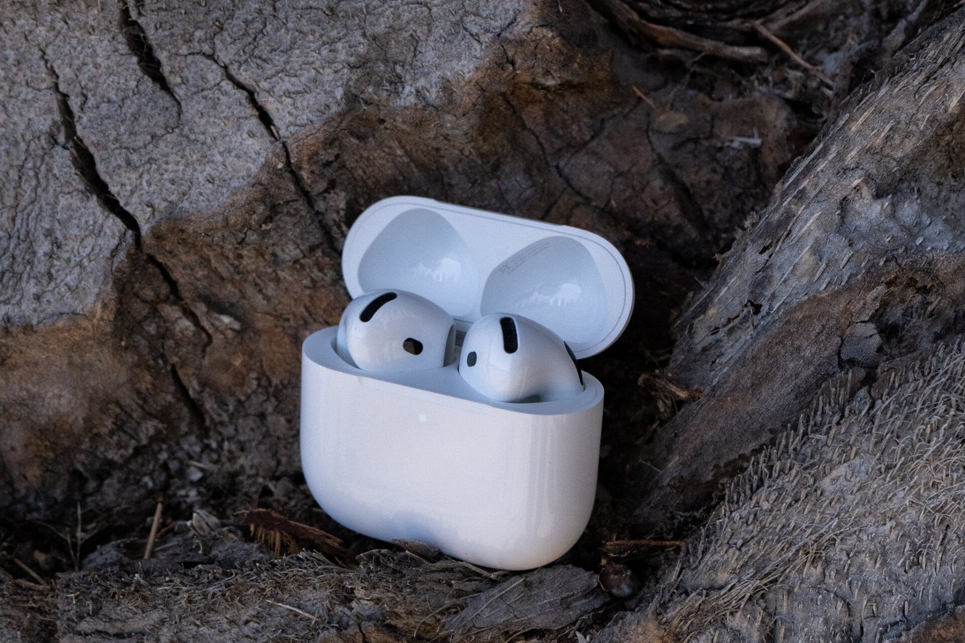 Apple AirPods 4 Impressions: Mute the World