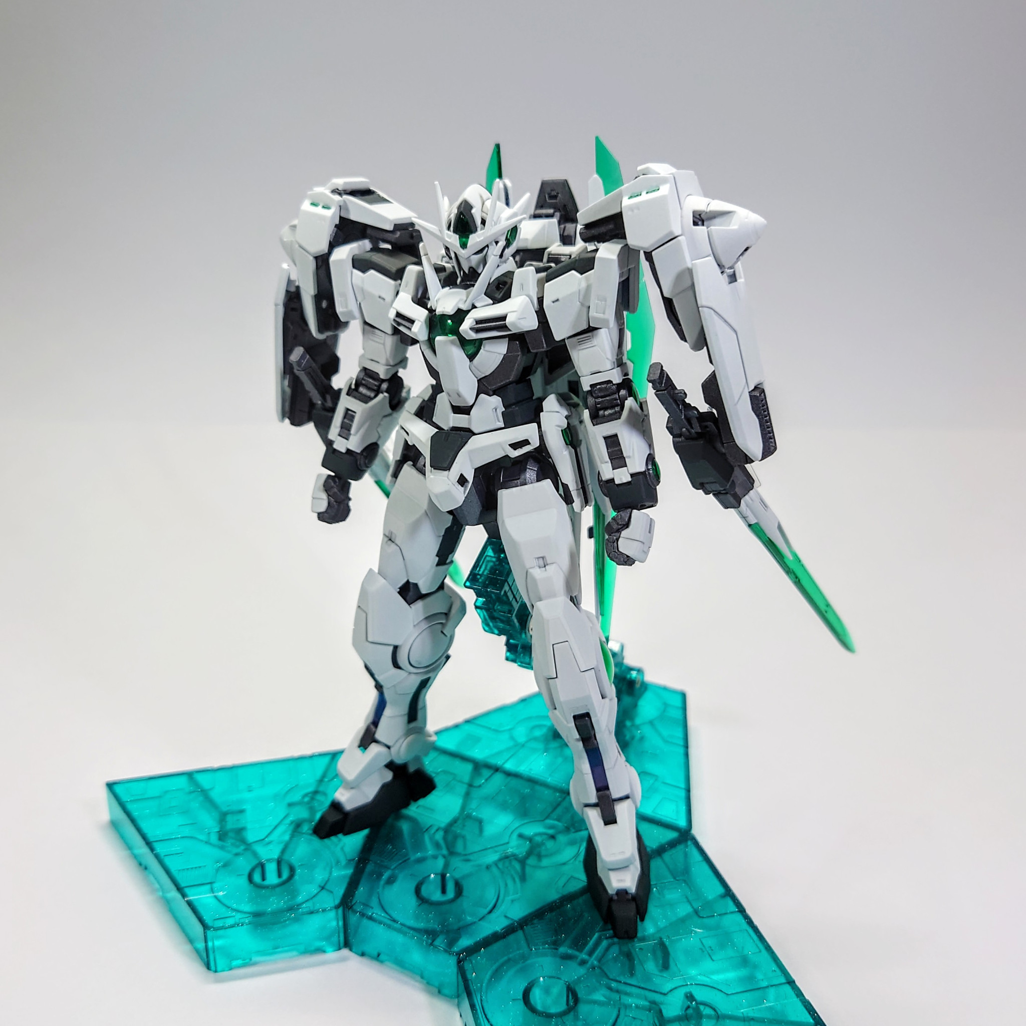 ダブルオーエクス＋オーライザーR2｜せんさんのガンプラ作品｜GUNSTA