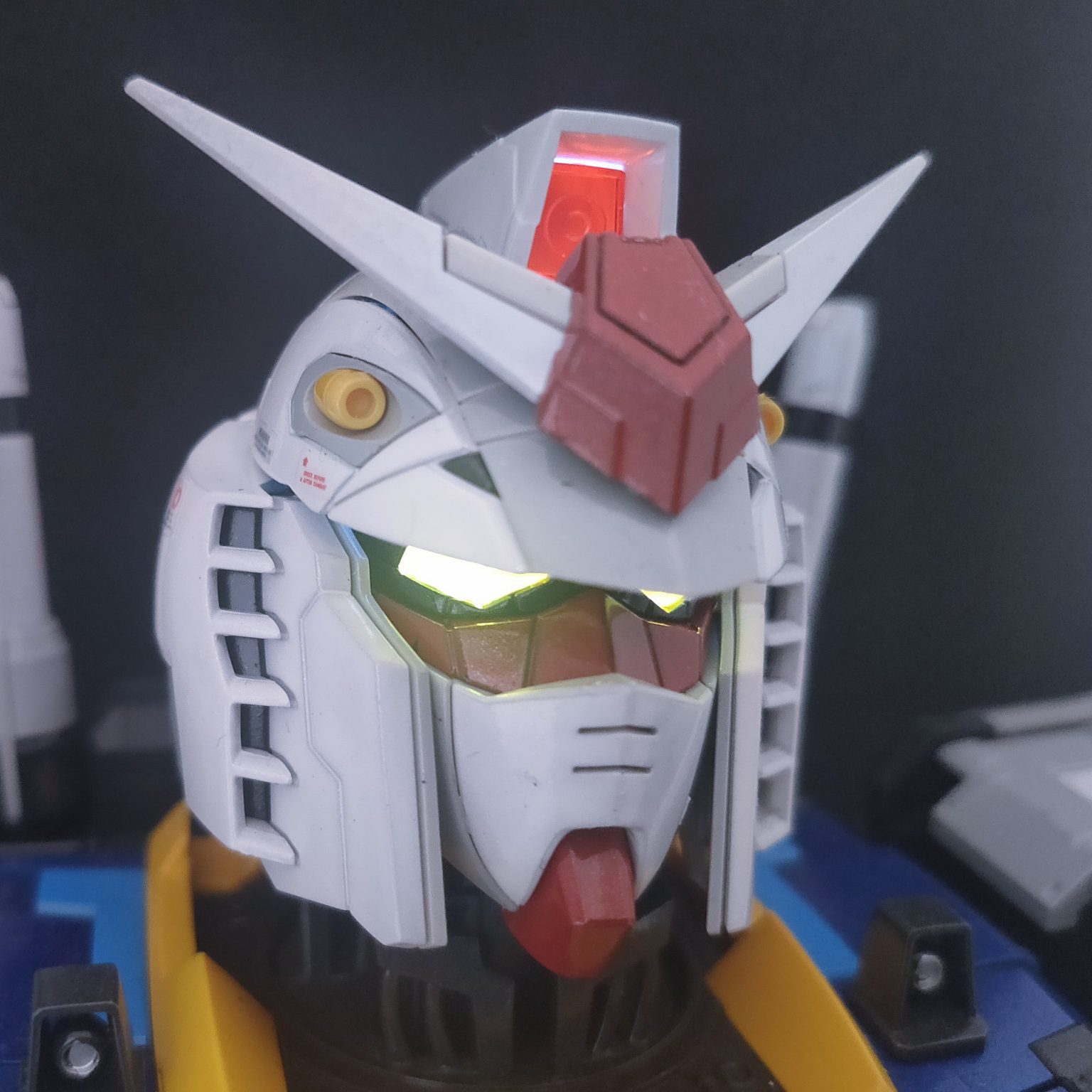 横浜ガンダム（F00）胸像｜ゆうさんさんのガンプラ作品｜GUNSTA