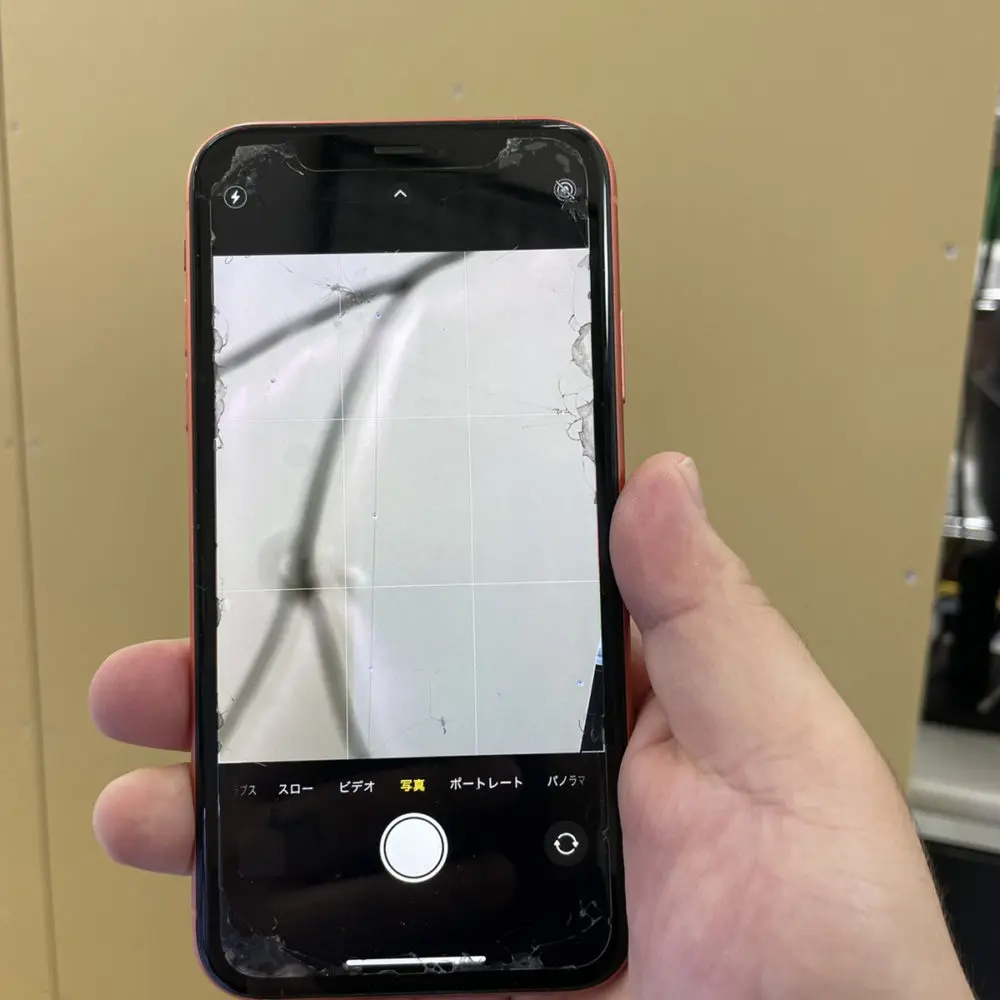 iPhoneXR 背面カメラ割れ 太田 | iPhone修理service 群馬のiPhone/iPad