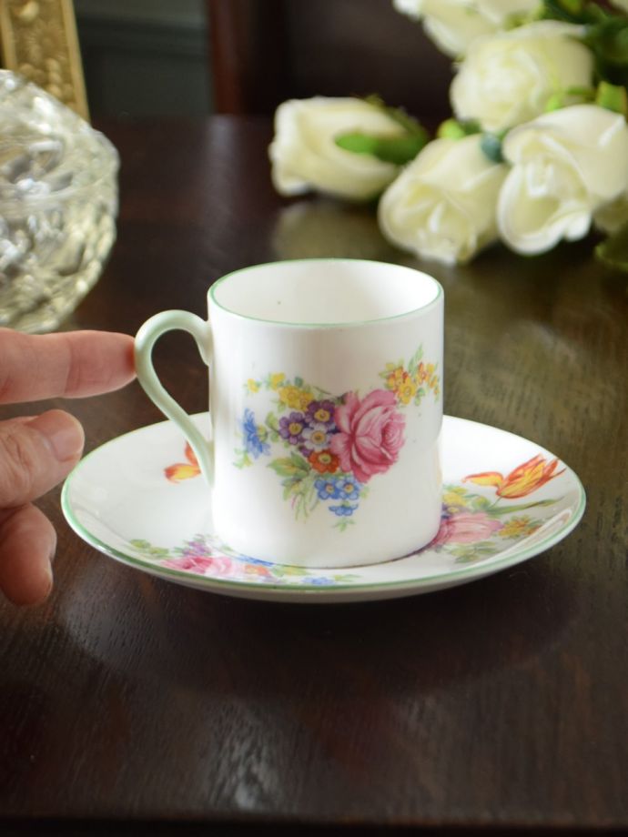 シェリー窯のアンティークカップ＆ソーサー、お花模様のデミタスカップ