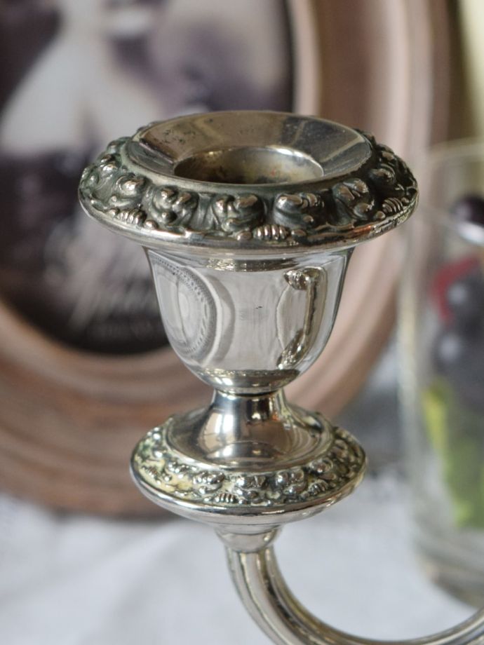 イギリスから届いたキャンドルスタンド、シルバープレートの2本用の