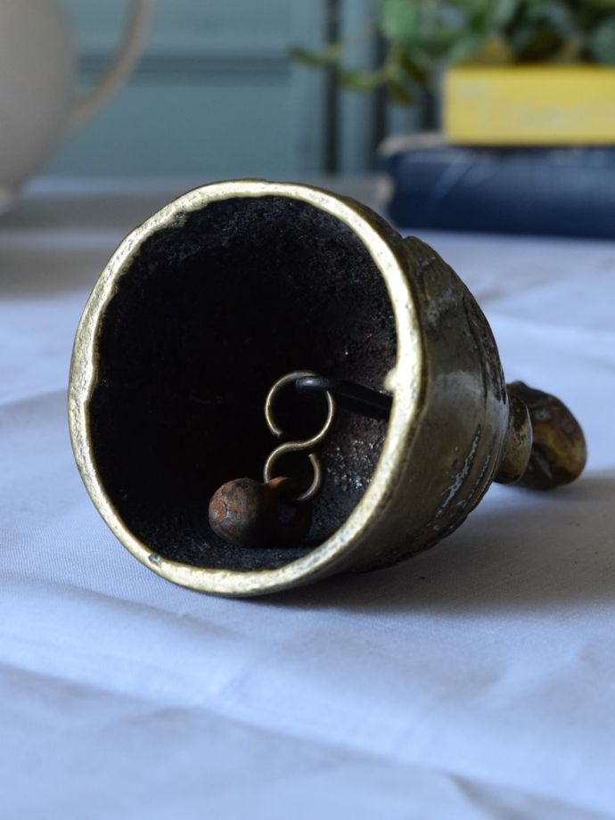 英国から届いたアンティークの真鍮製雑貨、英国淑女モチーフの