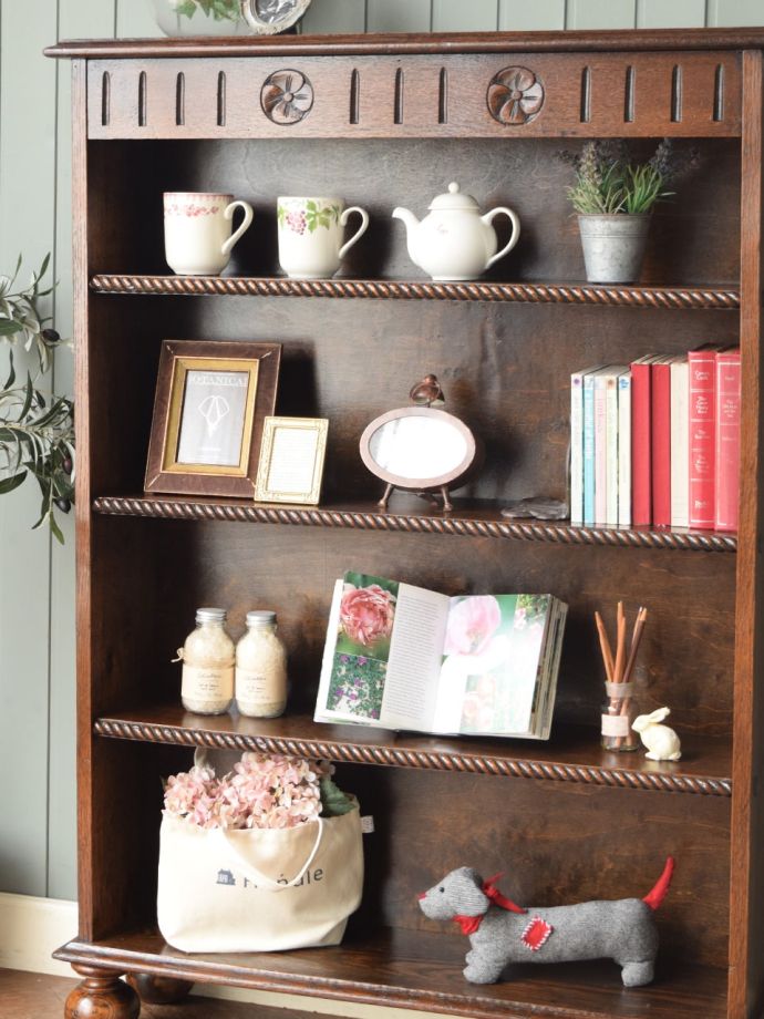 アンティークのオープンシェルフ、イギリスで見つけたオーク材のブック