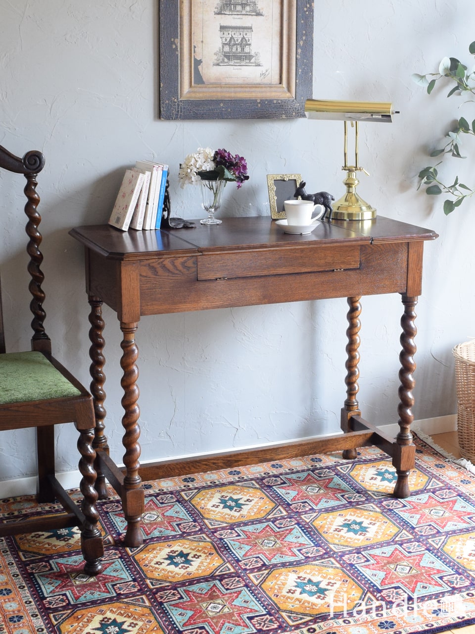 英国らしいアンティークのライティングデスク＆チェア （チェアイン