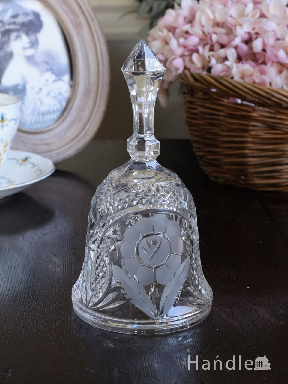 小さな鳥がお部屋の中でキラキラ輝くアンティークプレスドグラス、小鳥