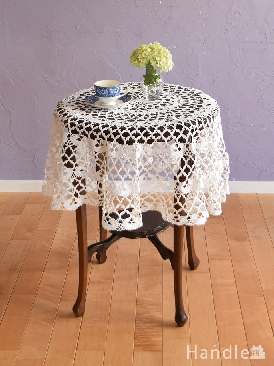 フランスのおしゃれなアンティーククロス、ボビンレースのラウンド