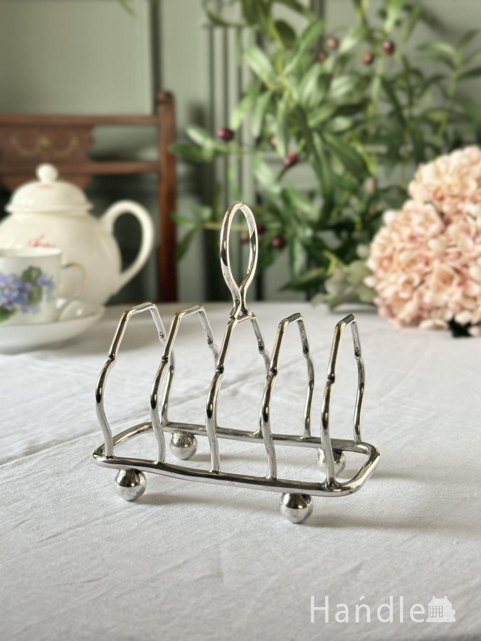 フランスから届いたうさぎ型のアンティークテリーヌポット、Michel