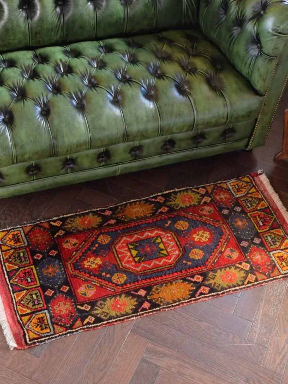 トルコのおしゃれなオールド絨毯、幾何学模様がおしゃれなトライバル