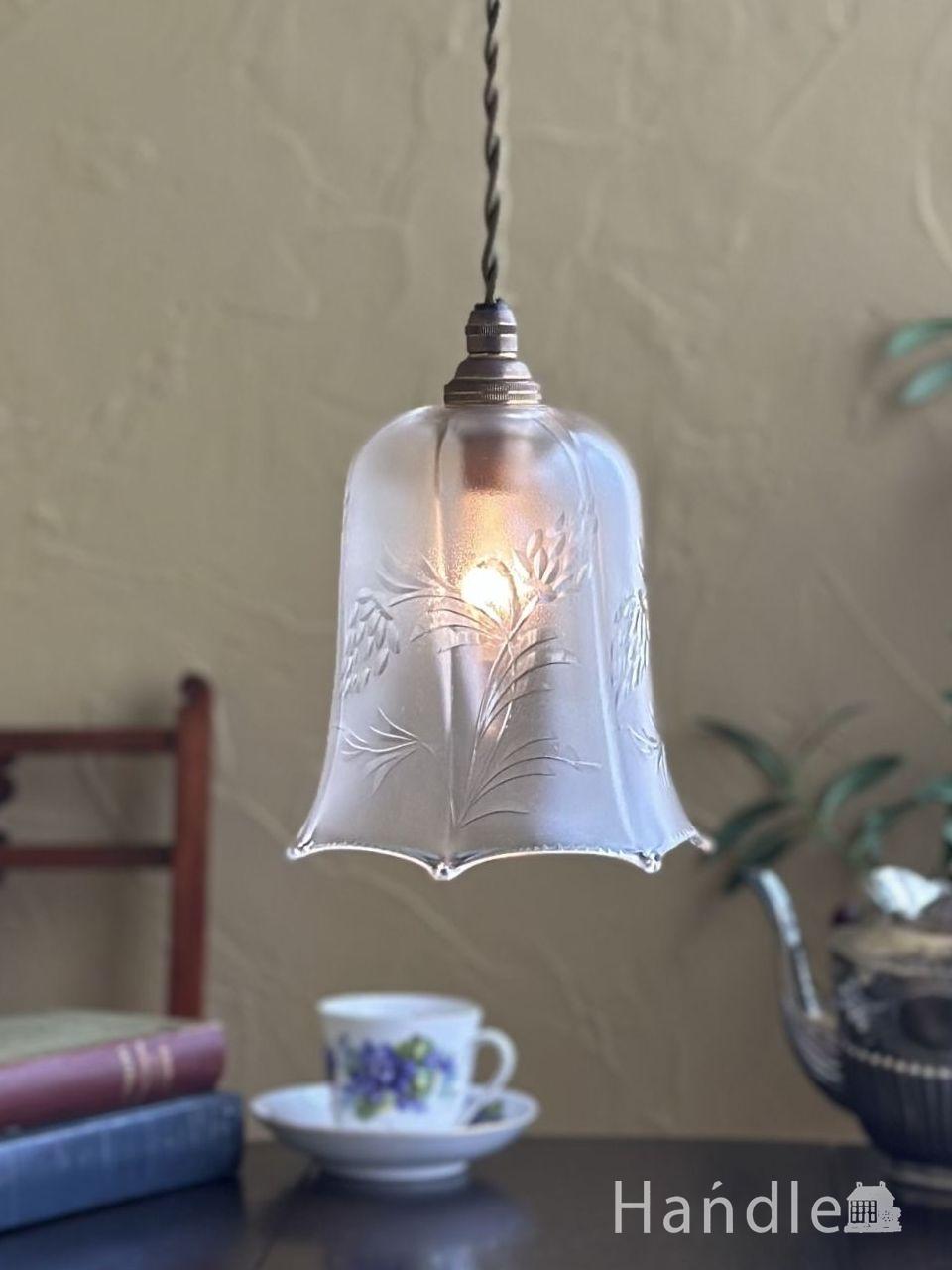 イギリスから届いたフロストガラスのペンダントライト、アンティーク
