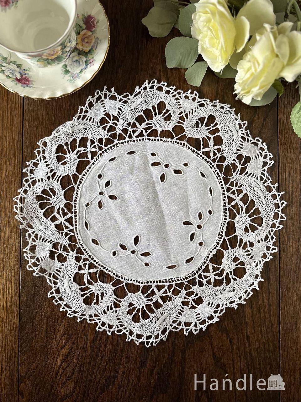 フランスから届いた手作りのアンティーク雑貨、カットワークが美しい