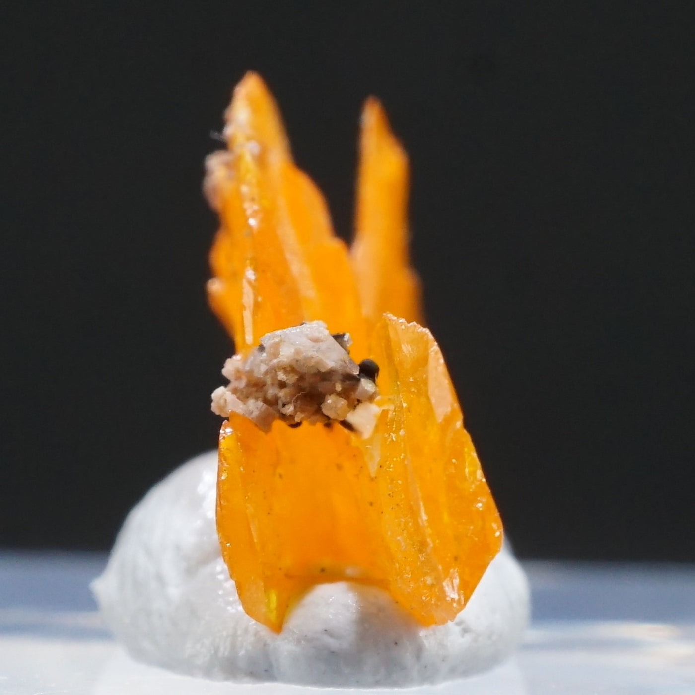 モロッコ産 Wulfenite(ウルフェナイト) モリブデン鉛鉱 – 天然石