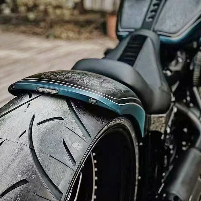 M8 ブレイクアウト ファットボーイ ワイドボバー リアフェンダー LED