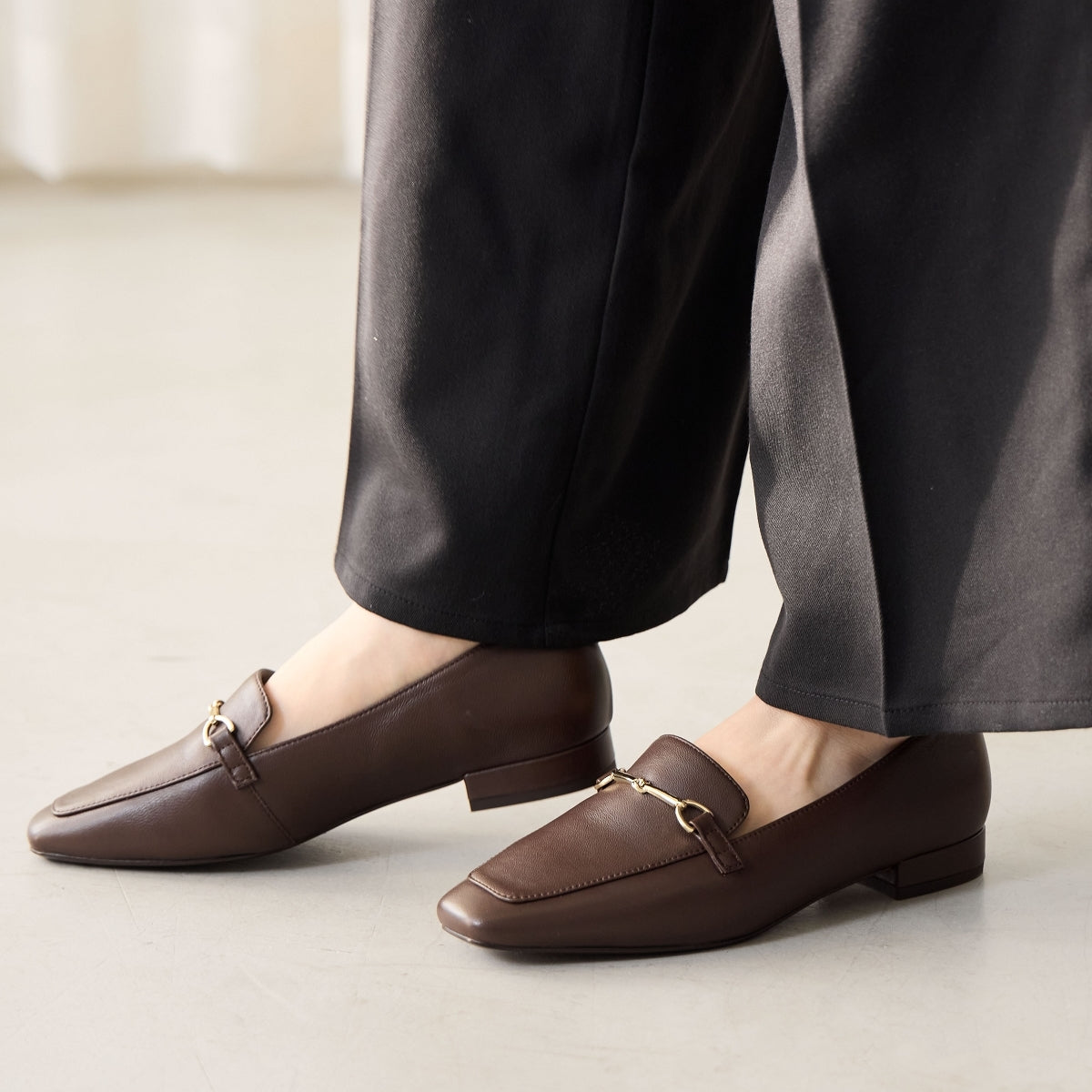 再入荷／WEB限定デザイン】ビットモチーフローファー/640003