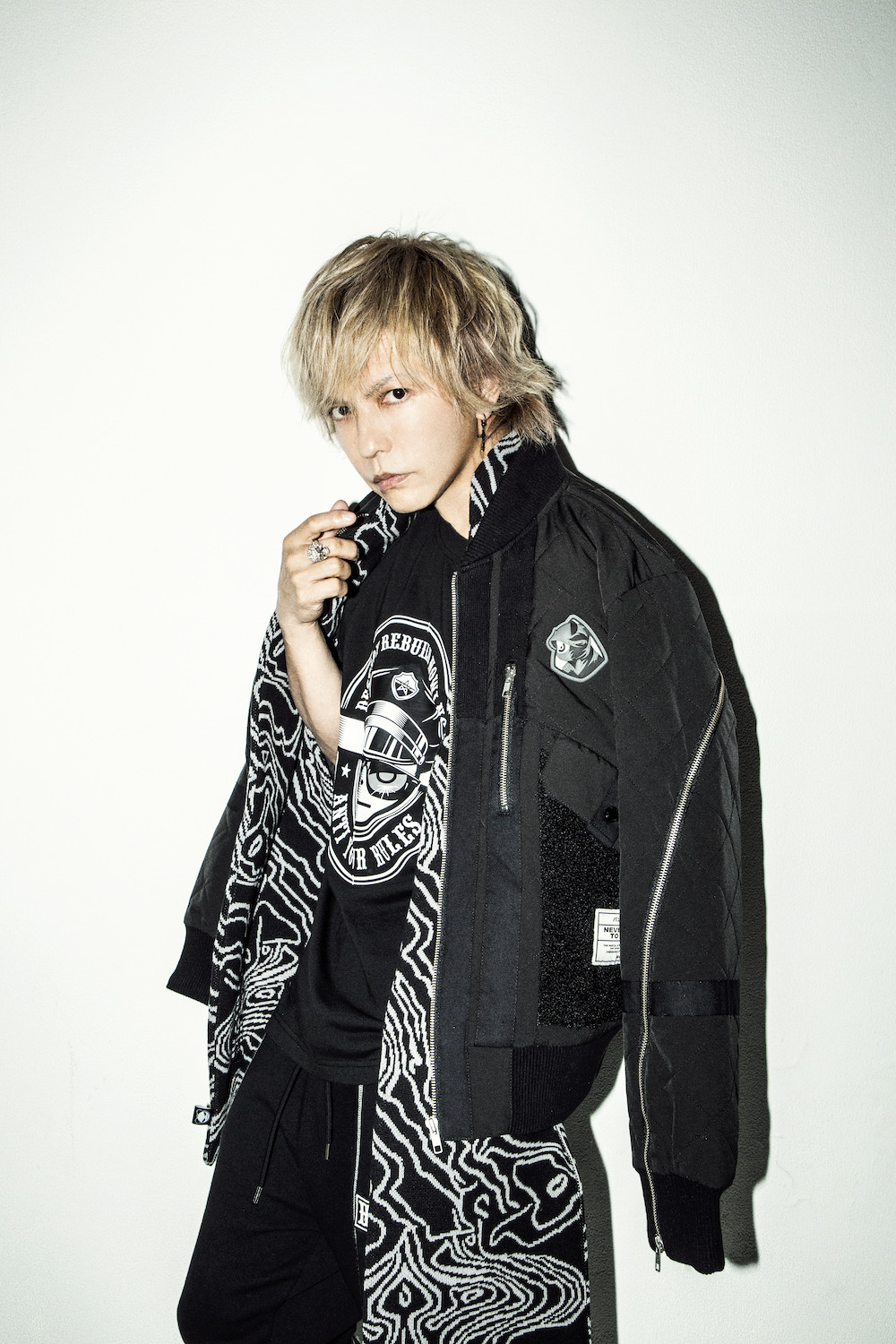 HYDE、中国ブランドとコラボアイテム発売 世界100着限定品も