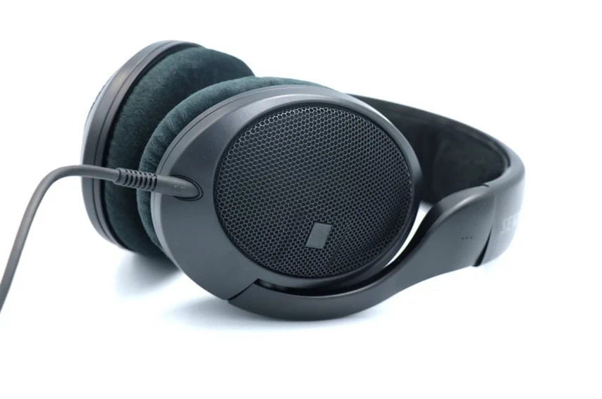 SENNHEISER HD 400 PROをレビュー。スピーカー環境に近い開放型