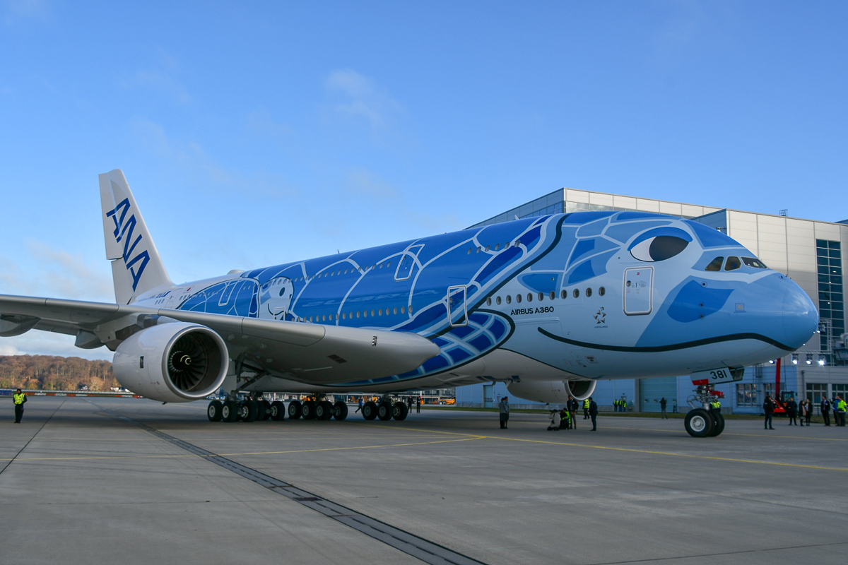 ANAのエアバスA380特別塗装機「FLYING HONU」、塗装を終えドイツ