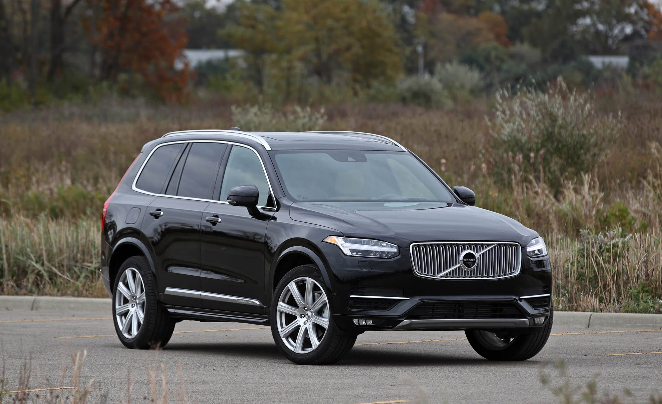 2019 Volvo XC90 Review, Pricing, and Specs