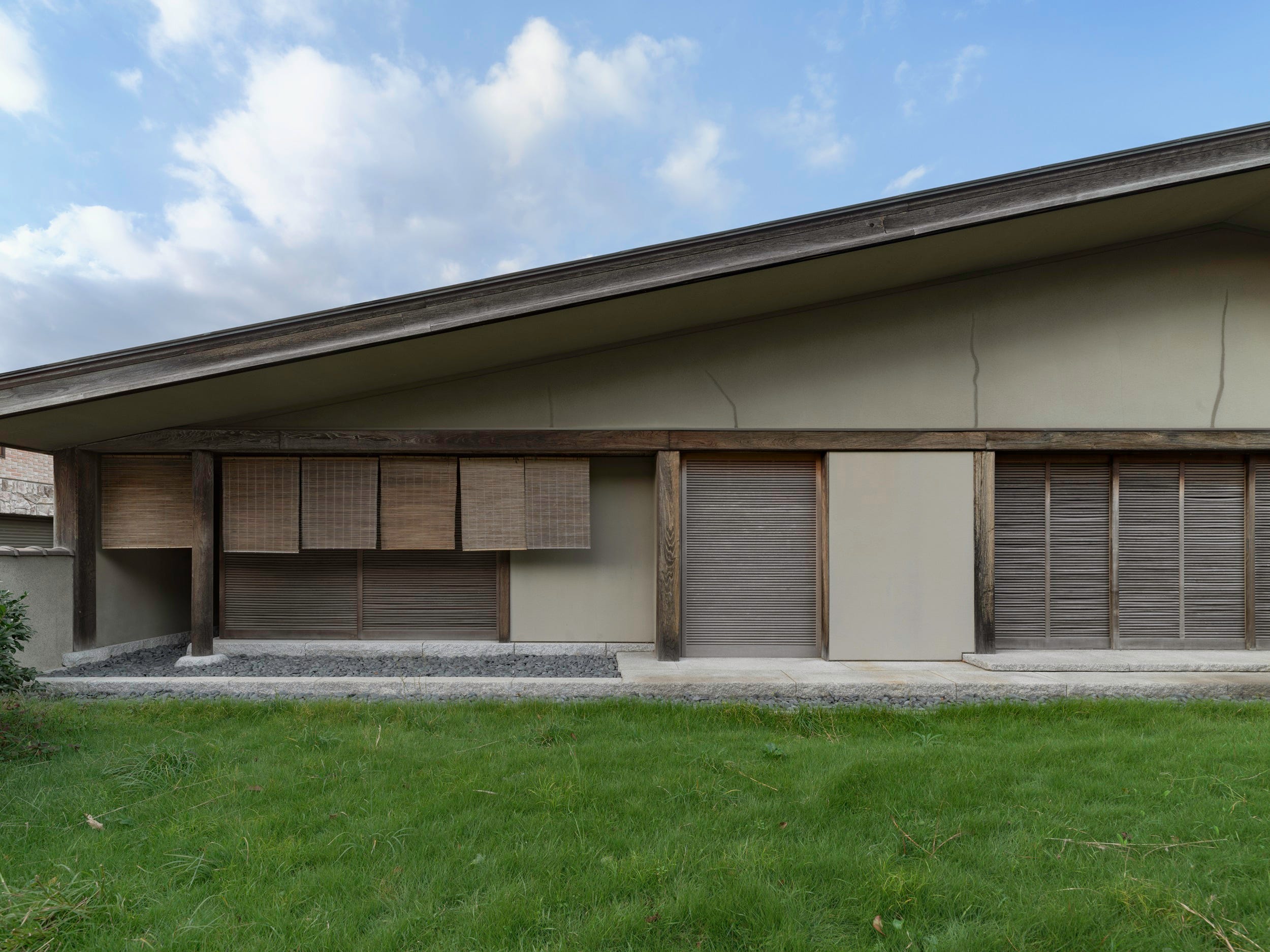 白井晟一書額貴心建築家