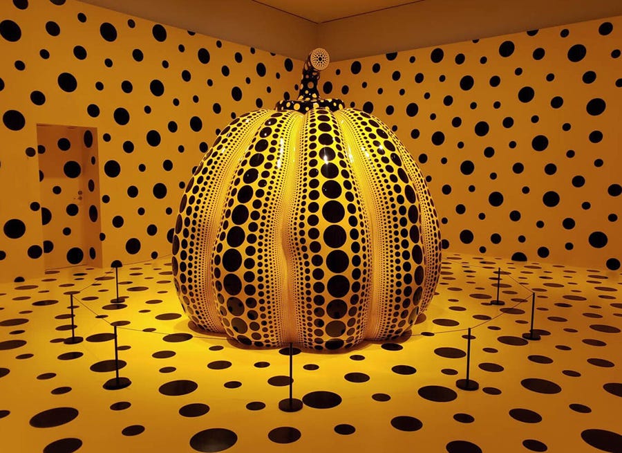 草間彌生のアートが堪能できる、国内スポット10 | ELLE DECOR [エル・デコ]