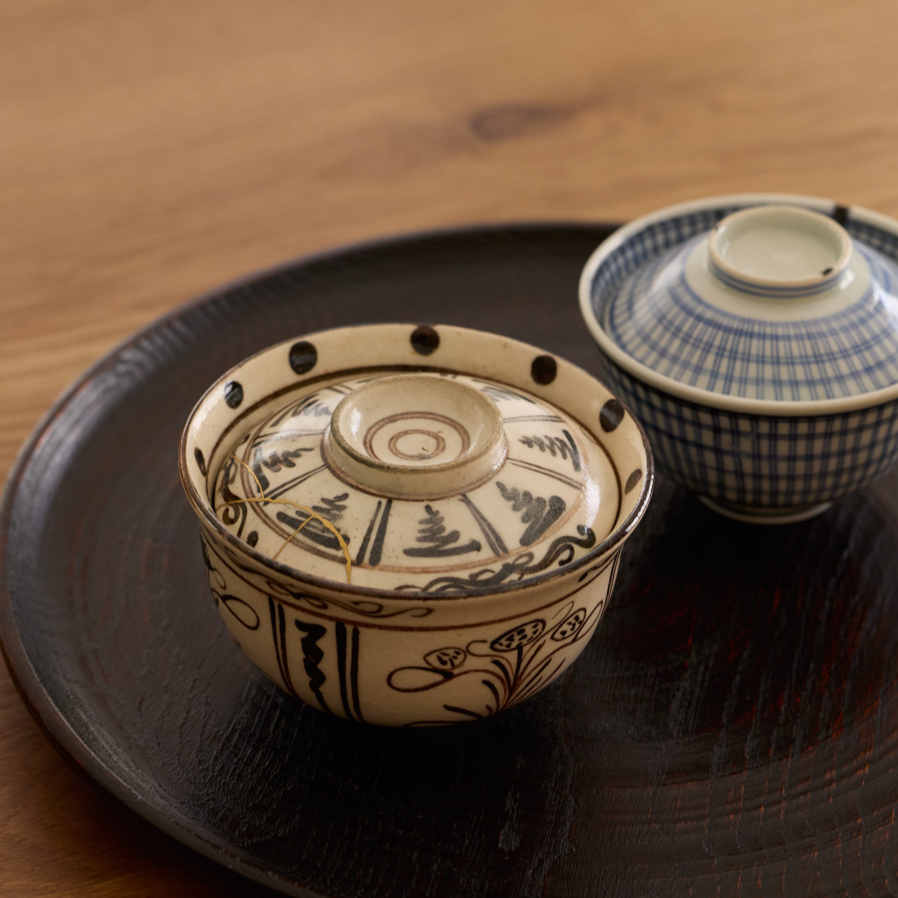 骨董市で器を買う｜古道具探しで育まれた工芸熱。