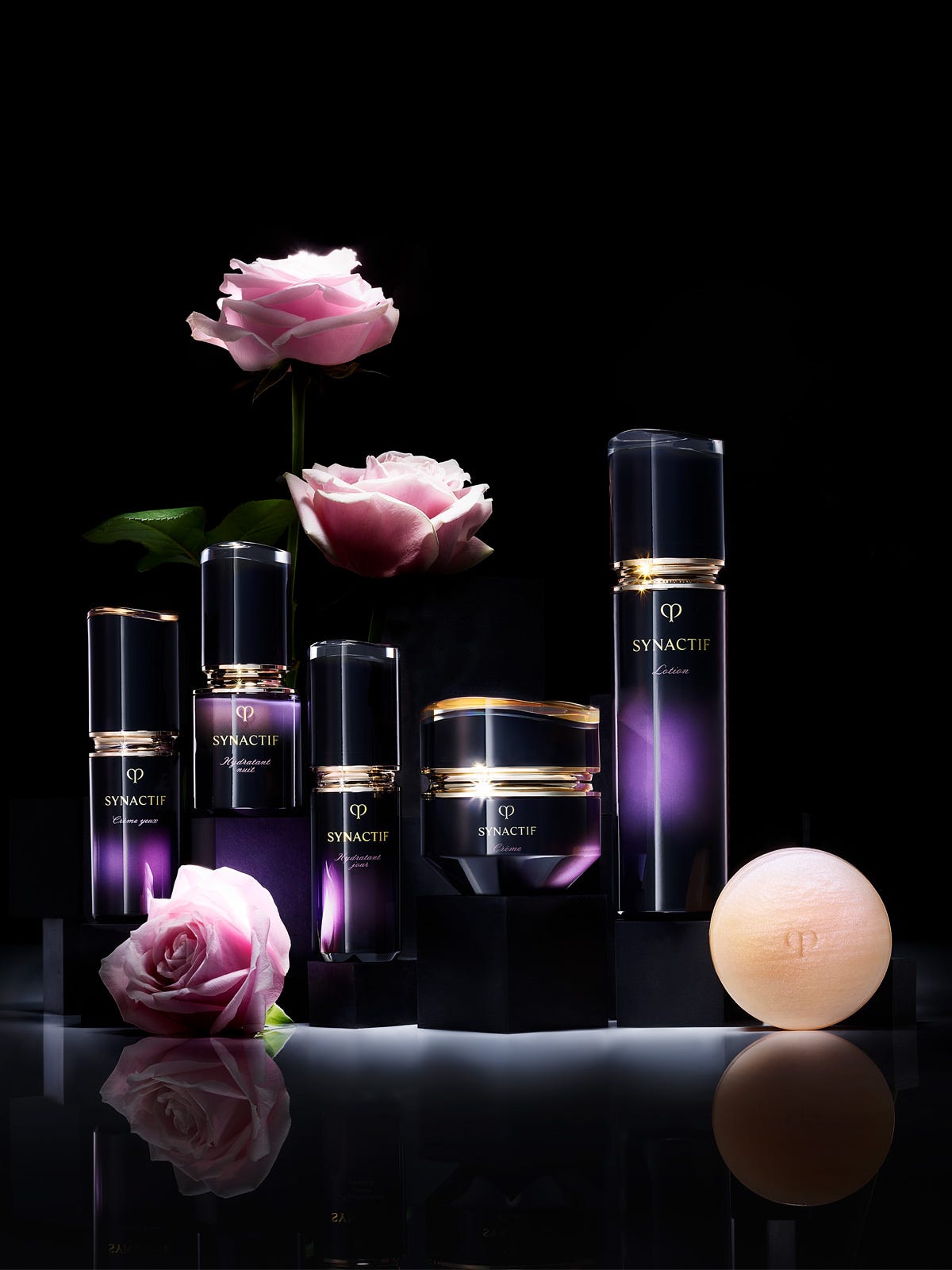 2025年、クレ・ド・ポー ボーテ シナクティフで、 鮮明な顔立ち印象を