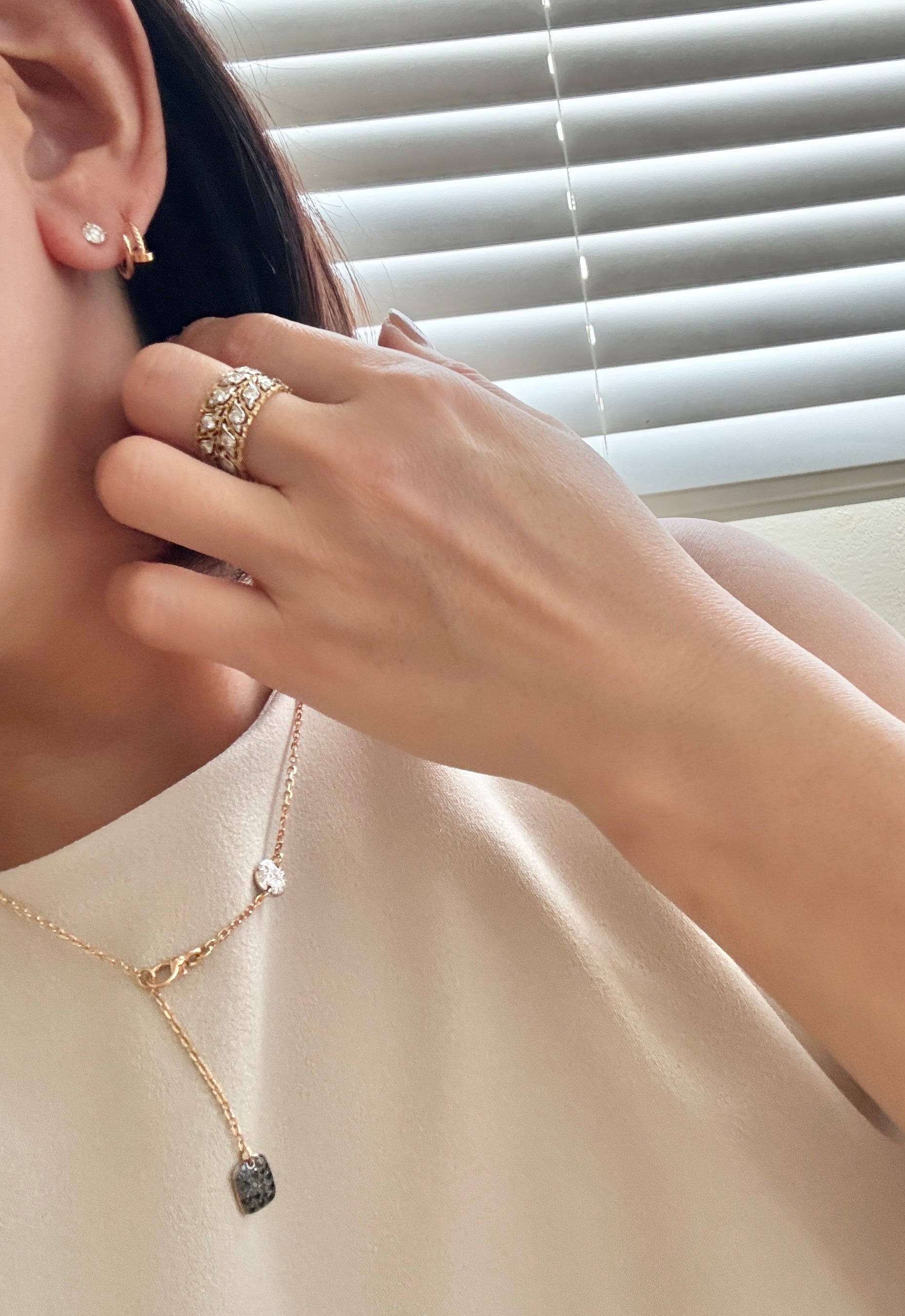 カルティエのアイコニックな釘モチーフ「ジュスト アン クル