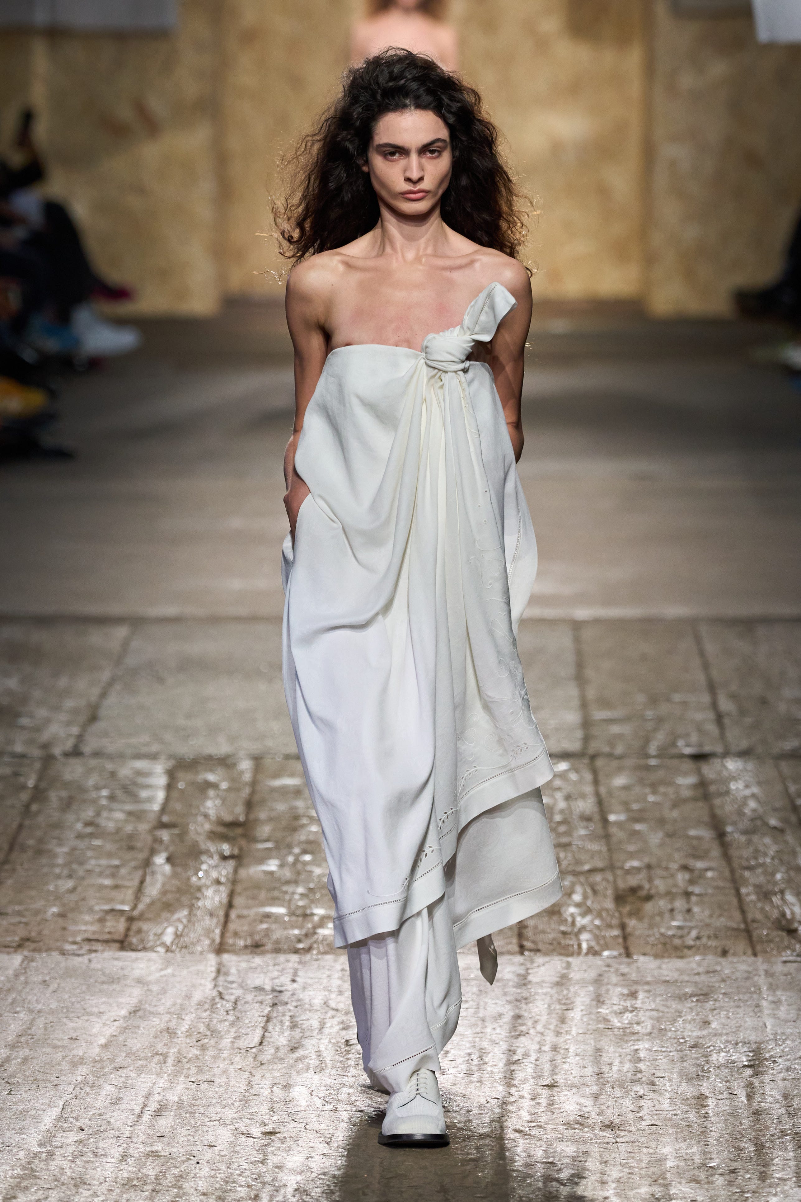 モスキーノ（MOSCHINO）」2025春夏コレクション | ファッション | ELLE