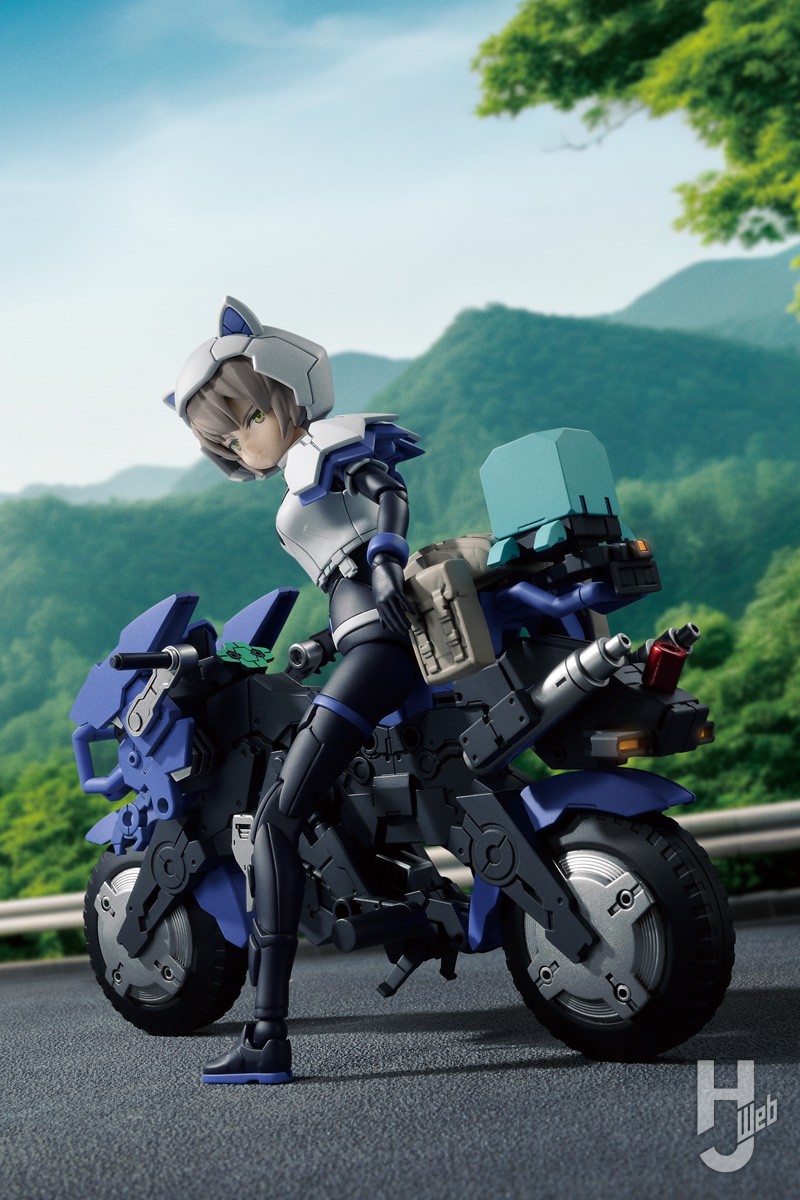 30MS ニャレンティ＝ニャボロ」をバイクで旅するライダー風に