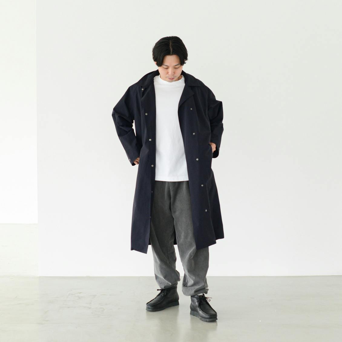 着用レビュー】当店オリジナルのレインコートを、男女3名のスタッフが