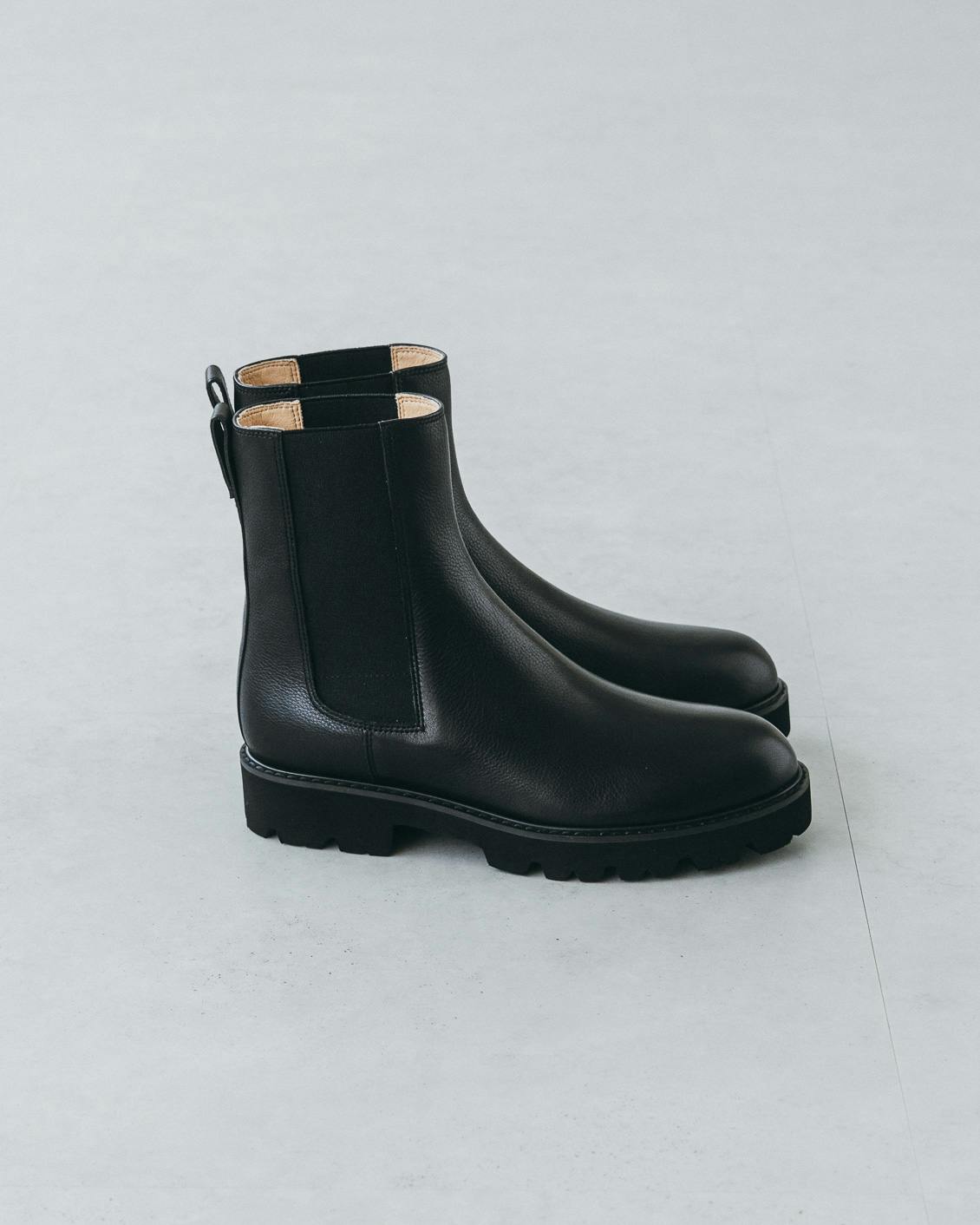 品よく、軽やかに」こだわりソールのサイドゴアブーツ / 牛革