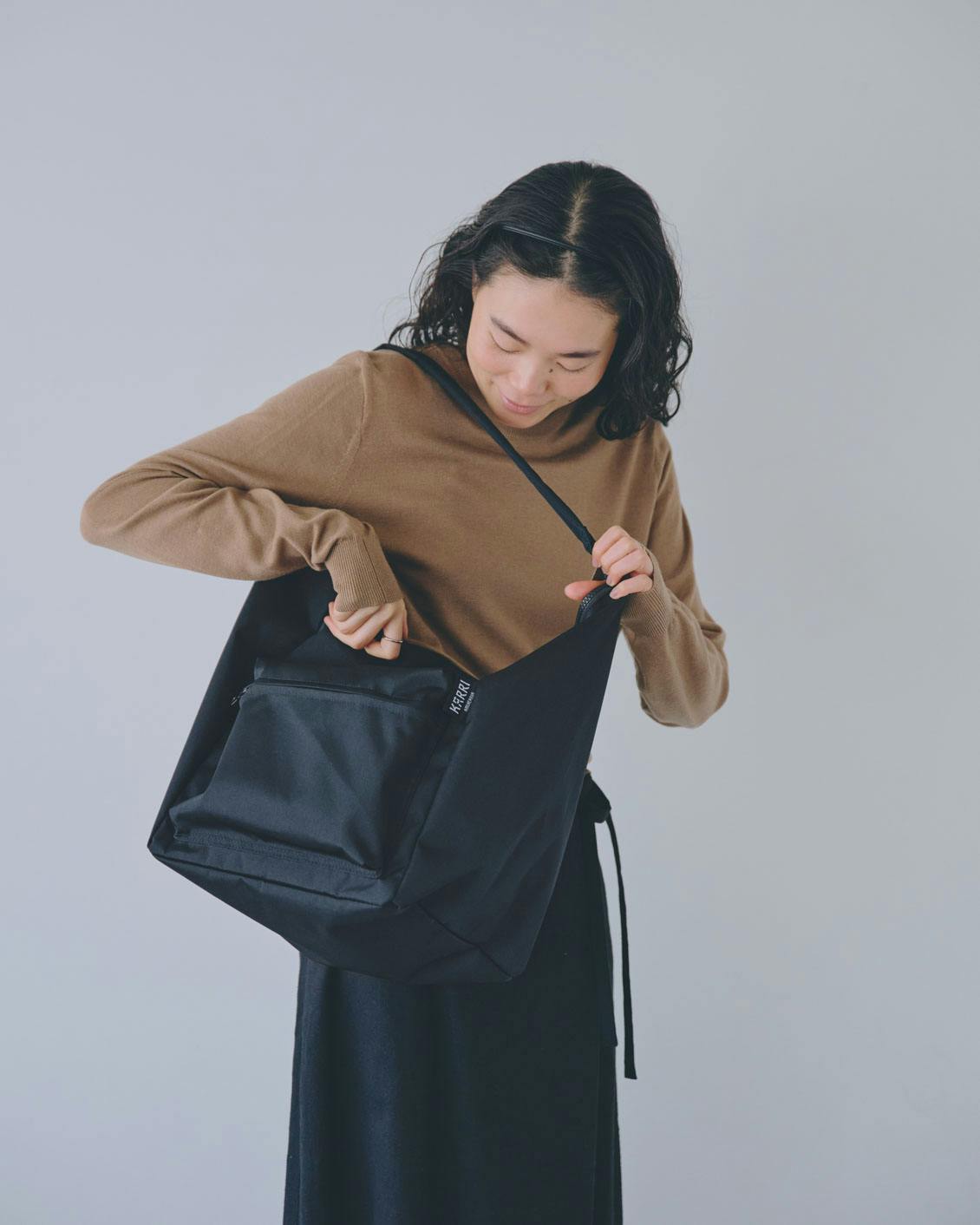 KARRI / AMIACALVA / 2WAYショルダーバッグ（M） - 北欧、暮らしの道具店