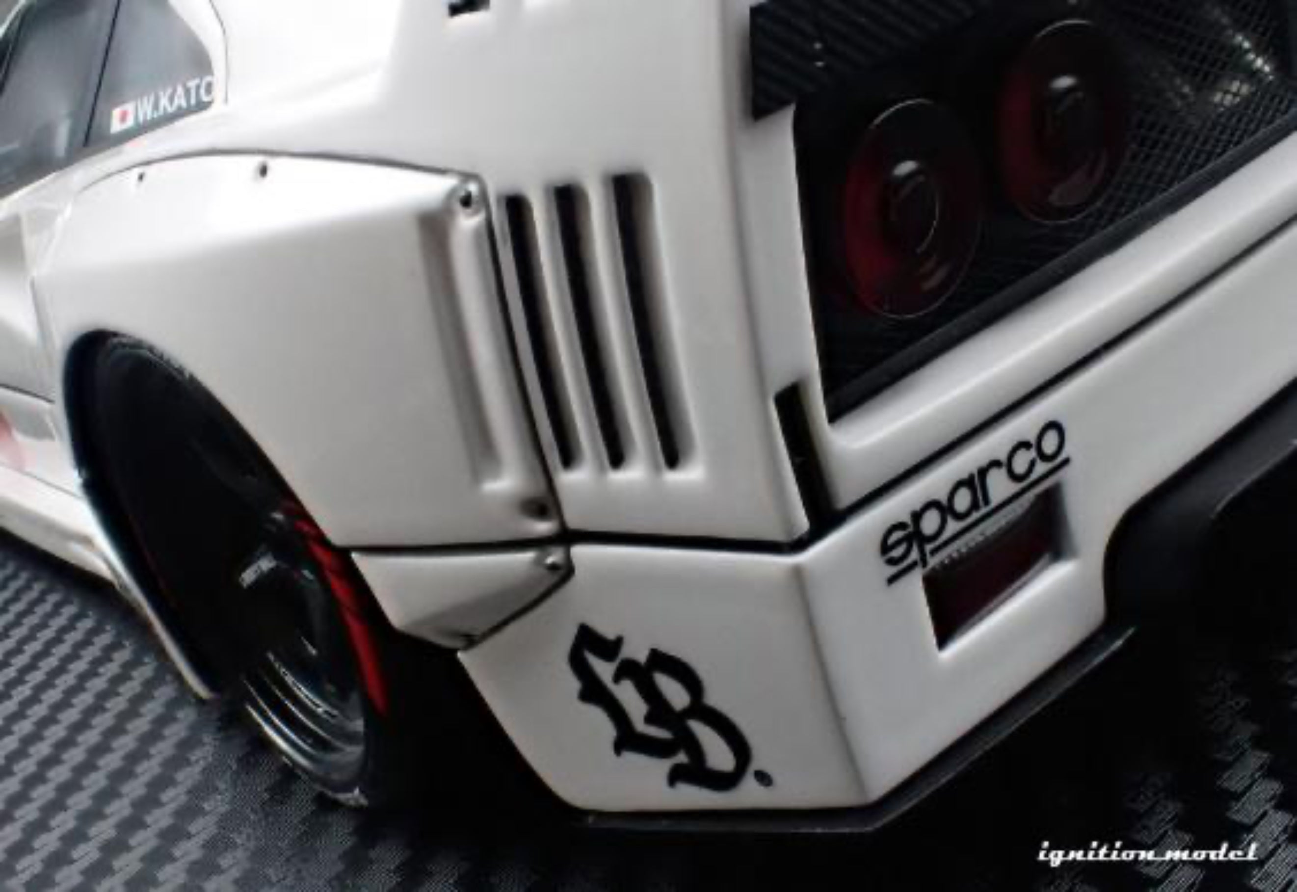 Ignition Model 1:18 LB-Works Ferrari F40 White IG3752 – Horizon