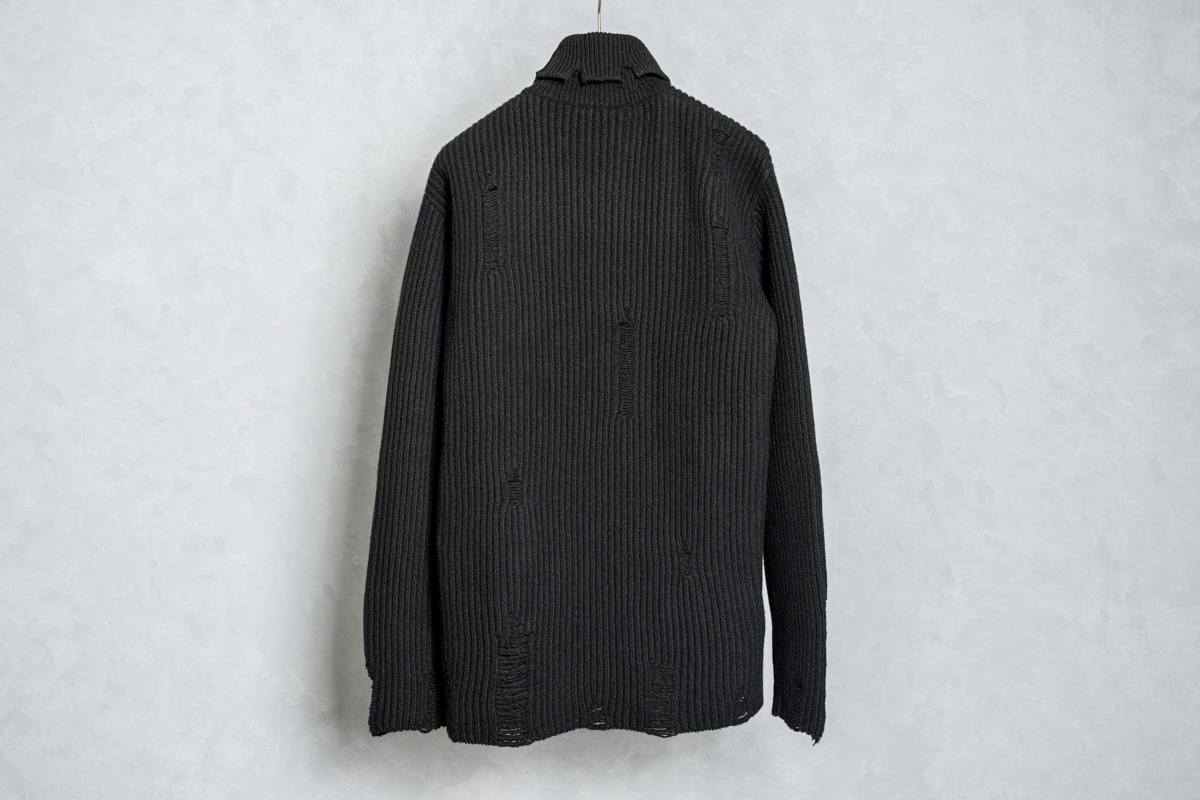 アンドゥムルメステールのハイネックダメージニット | HUES 福岡