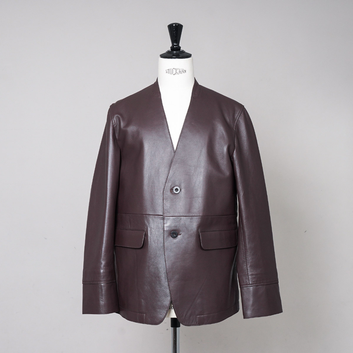 イレニサのレザーノーカラージャケット | HUES 福岡セレクトショップ