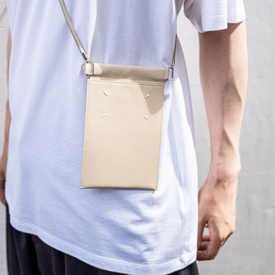 メゾンマルジェラのレザードキュメントホルダー【YouTube解説付き