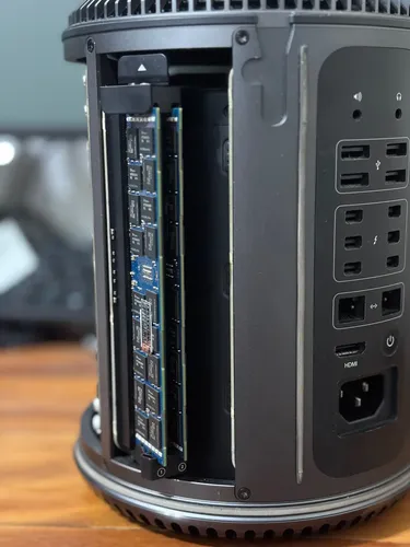 Apple Mac Pro 2013 3,5ghz 6core Intelxeon E5 64gb Ram 1t Ssd 64 Gb