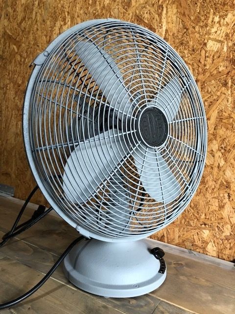 ニトリ】 レトロ扇風機をアメ雑に加工する。完成。 - スポンサー広告