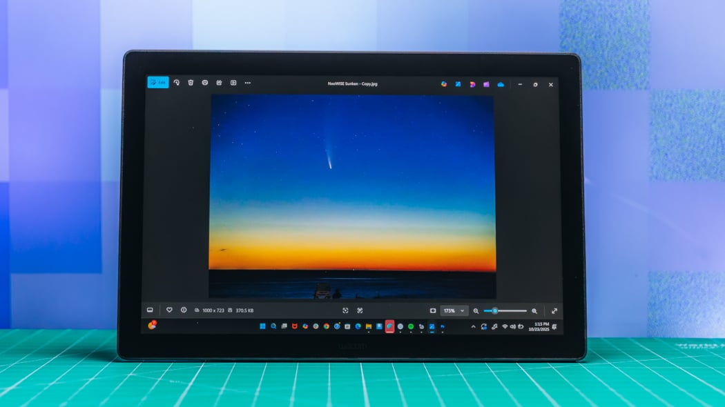 Wacom Cintiq 16 (2025) Review: A Brilliant, Budget-Friendly Pen