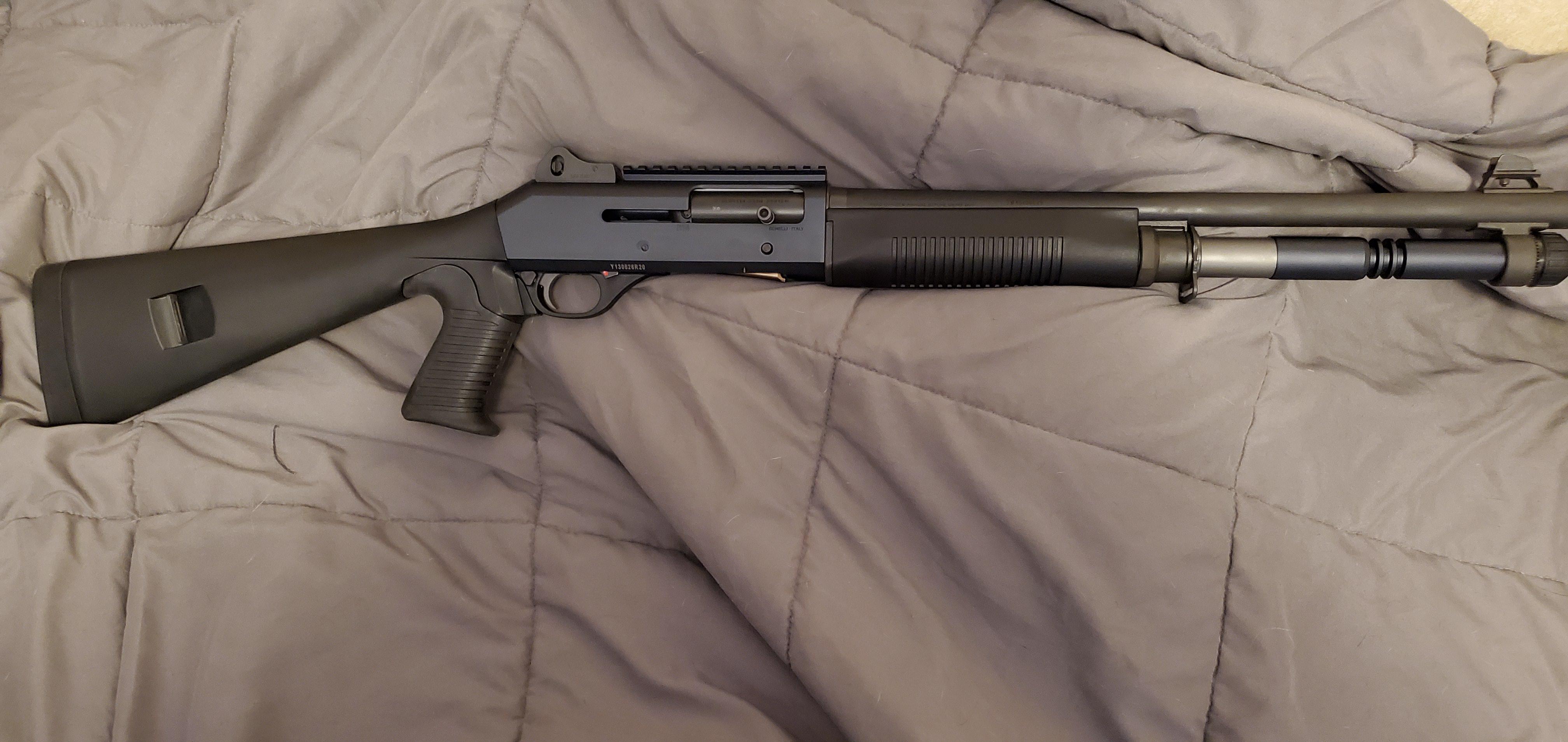 初めてのセミオートショットガンだから、一番良いのを選ばなきゃって