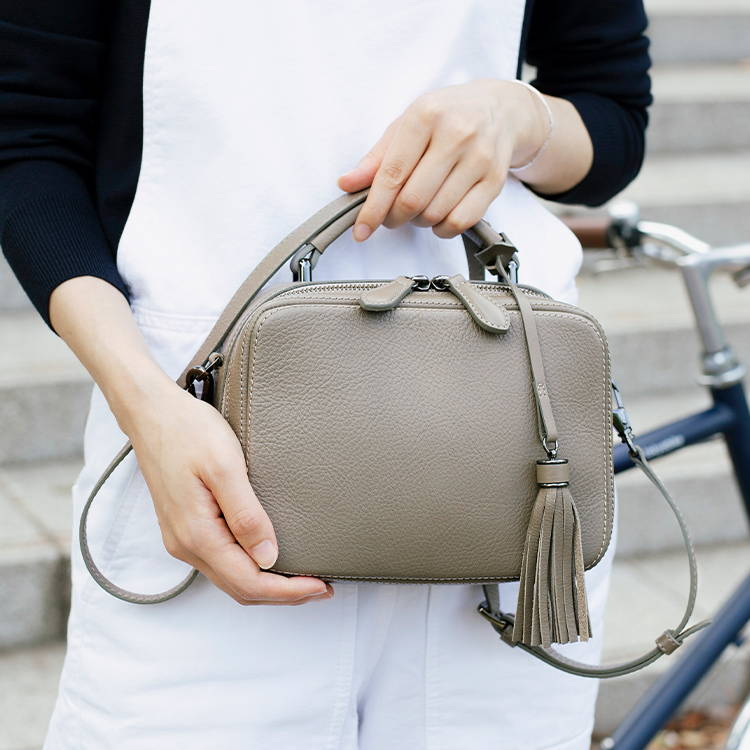 スタッフ愛用品 クラルテ スウィングミニショルダー – 土屋鞄製造所