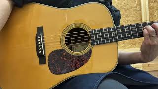 2006年製Martin D-28 Marquis - YouTube