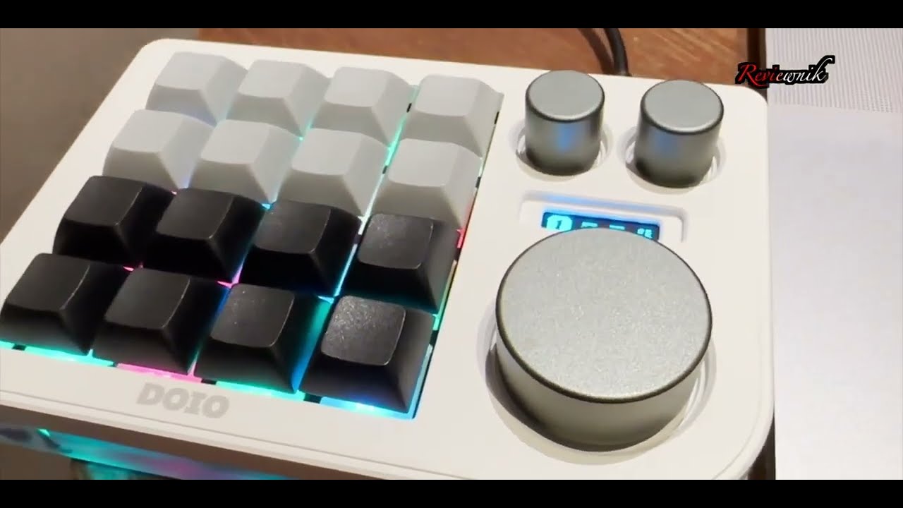 DOIO KB16-01 Macro Keyboard 3 Knobs Unboxing and VIA/QMK