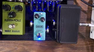 MXR Classic 108 Fuzz Mini - YouTube