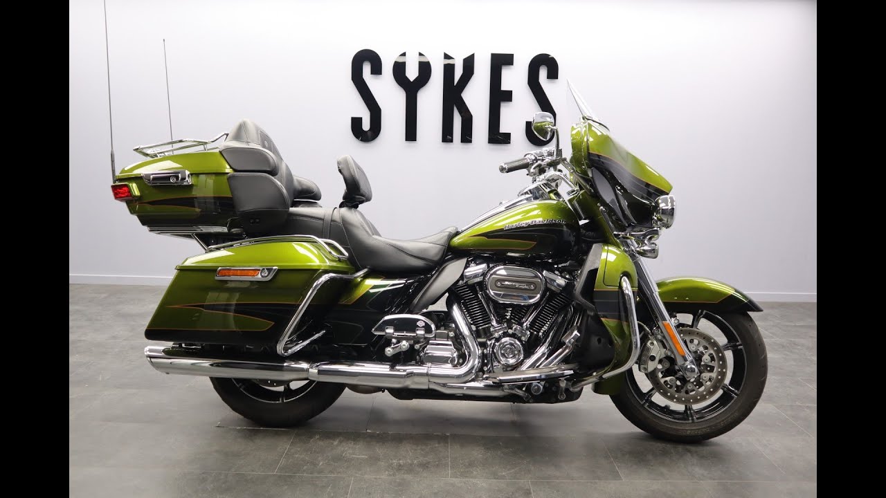 2016 Harley-Davidson FLHTKSE CVO Ultra Limited in Serpentine Green