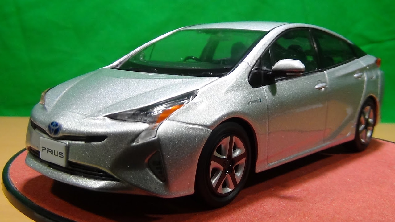 非売品 トヨタ 新型プリウス TOYOTA PRIUS Scale 1/30 - YouTube