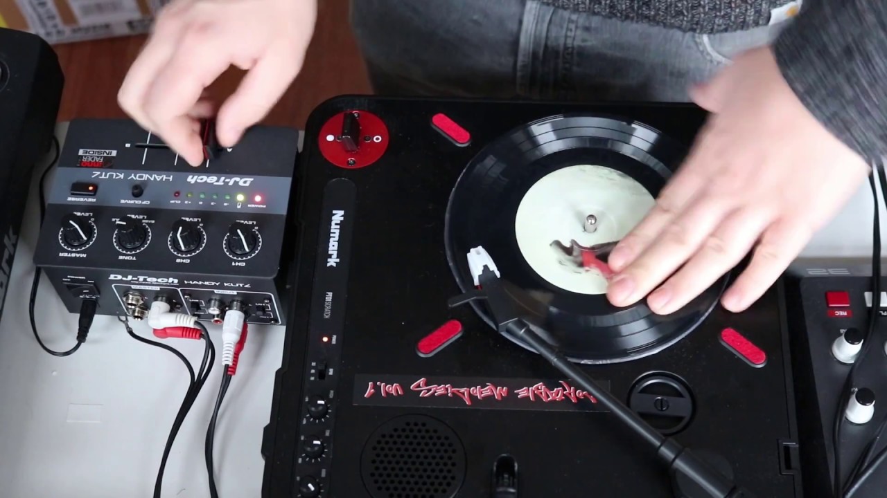 充電式電池搭載で外へ持ち出しOK！高品質クロスフェーダー「mini