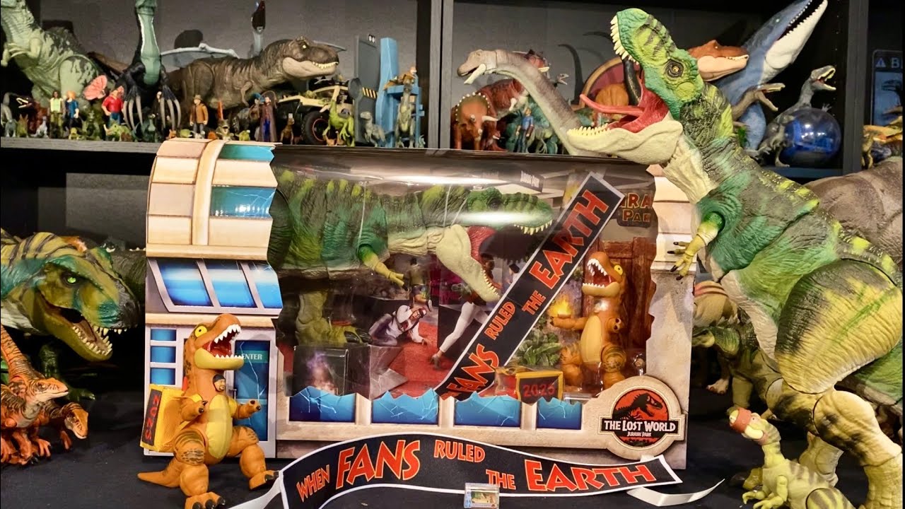 SDCC Exclusive Convention Crasher Tyrannosaurus Rex Unboxing and