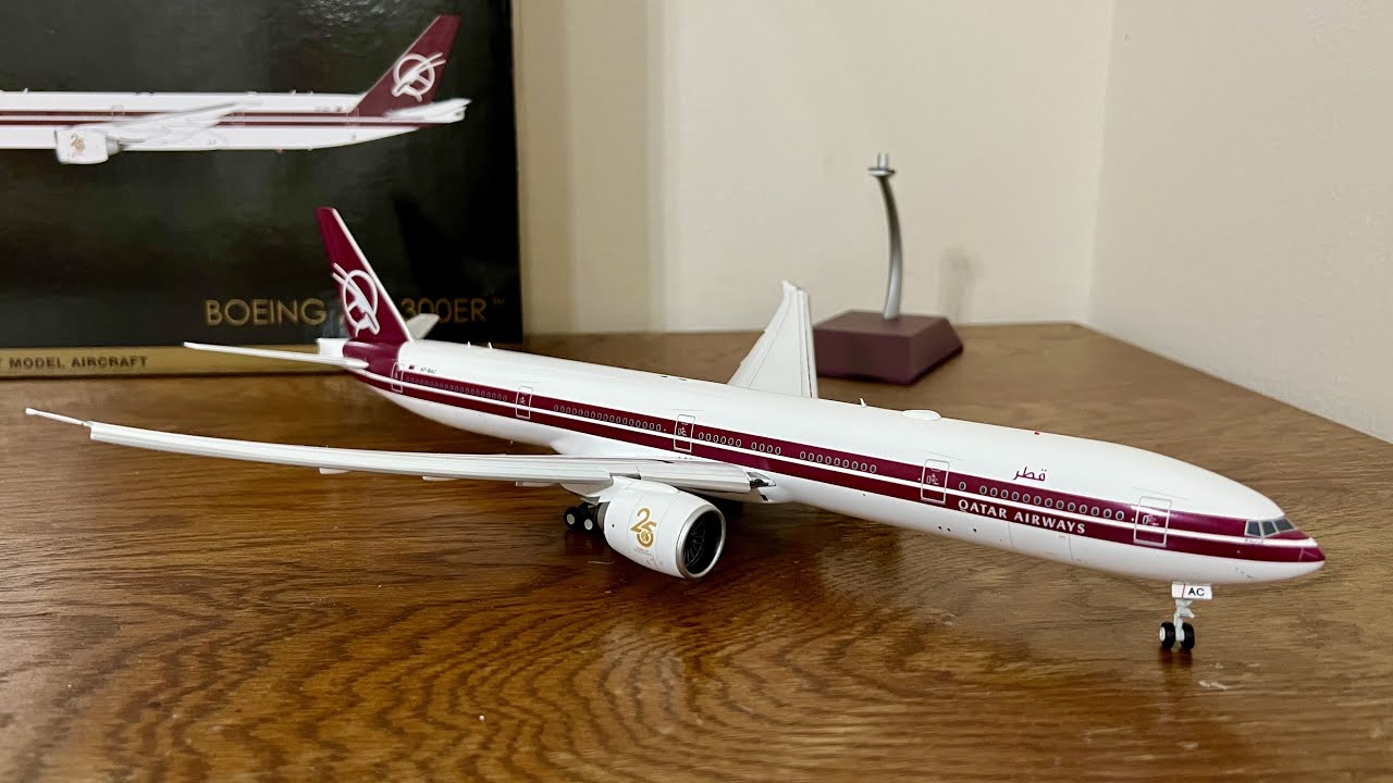 Gemini Jets 1:200 Qatar Airways Boeing 777-300ER Retro Livery 4K