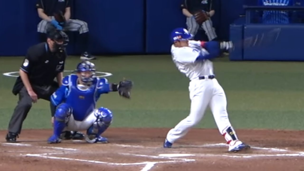 鵜飼航丞、打った瞬間それとわかる特大のプロ初ホームラン